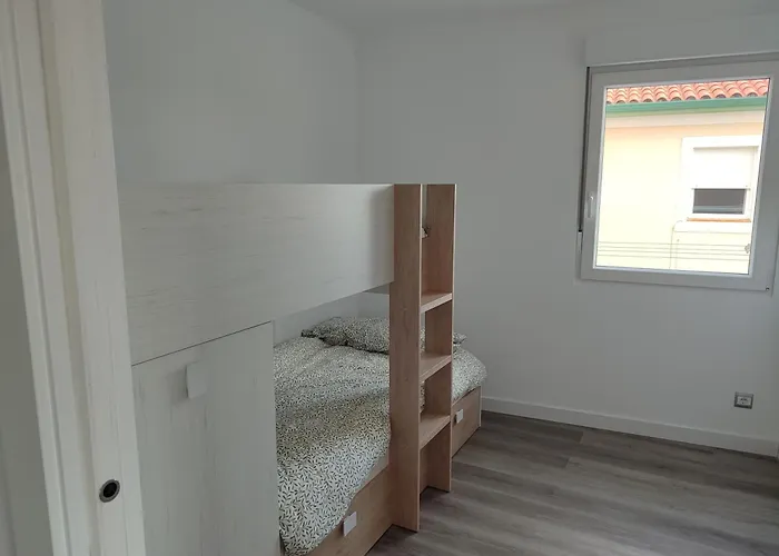 Piso De Tres A 50m De La Playa *